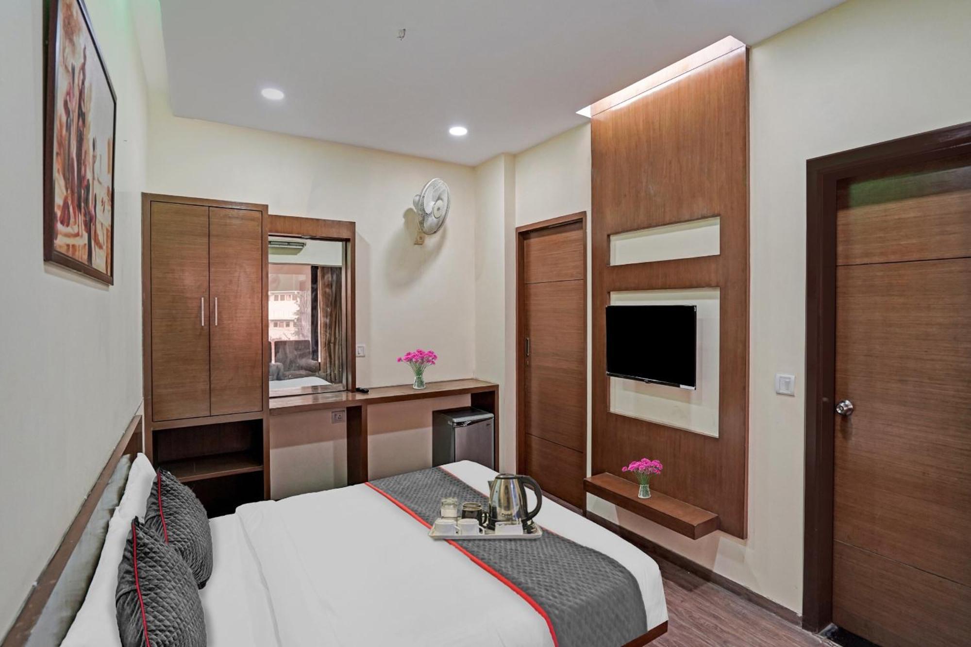 Hotel O Royal Regency Ghaziabad Exterior foto
