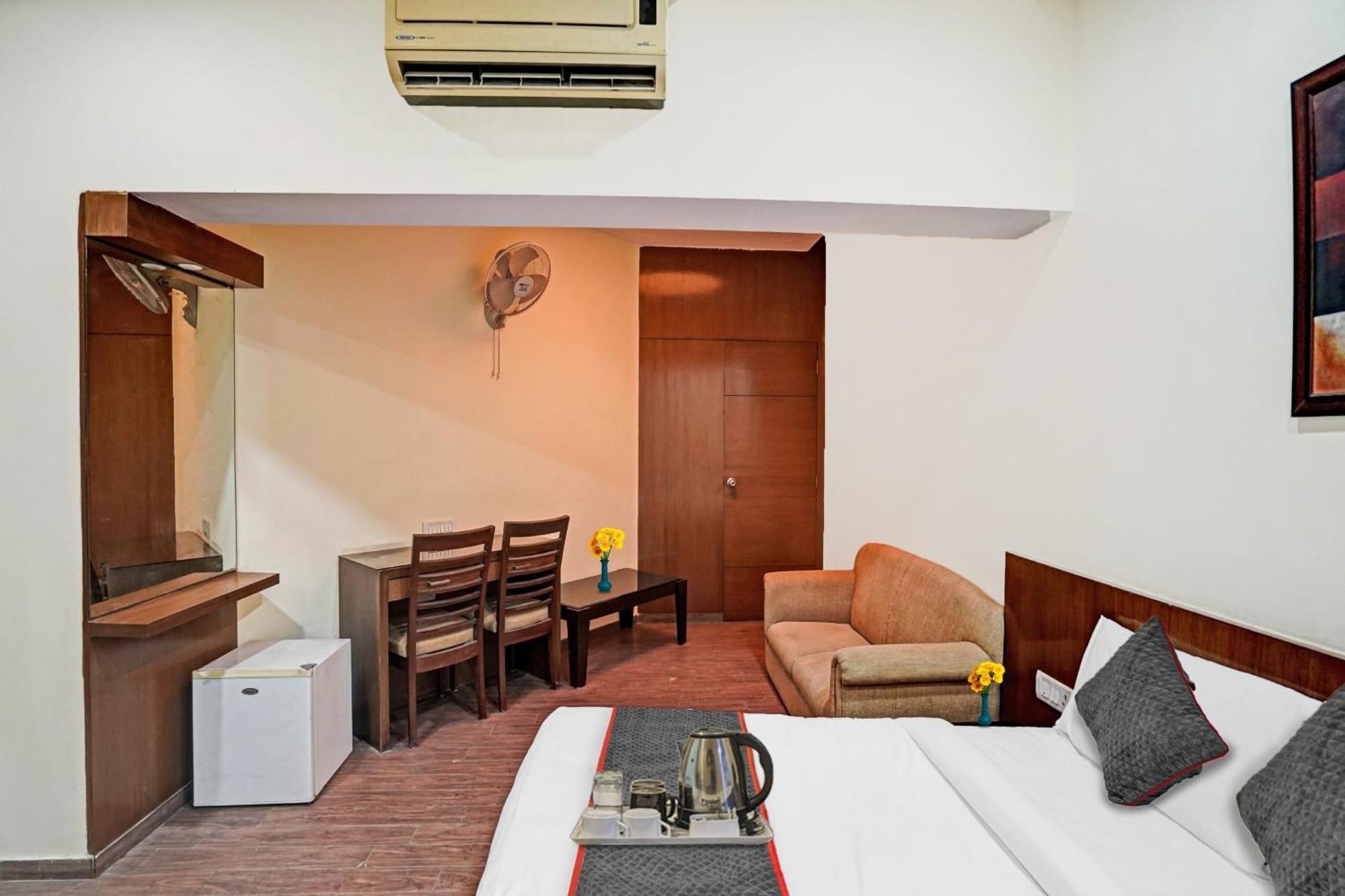 Hotel O Royal Regency Ghaziabad Exterior foto